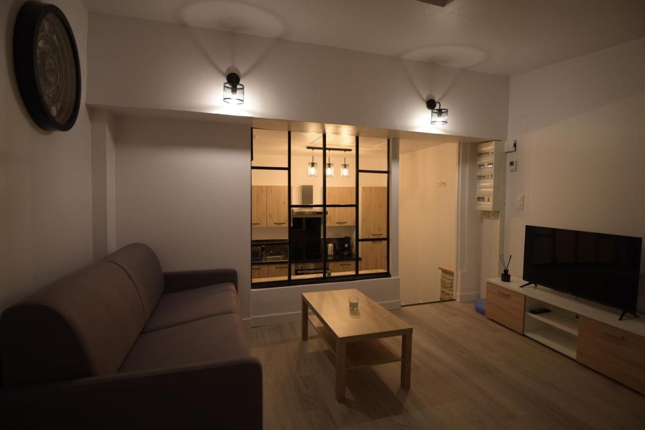 Cosy Appartement Hyper Centre Ville Avec Cour + Patio Auxerre Bagian luar foto