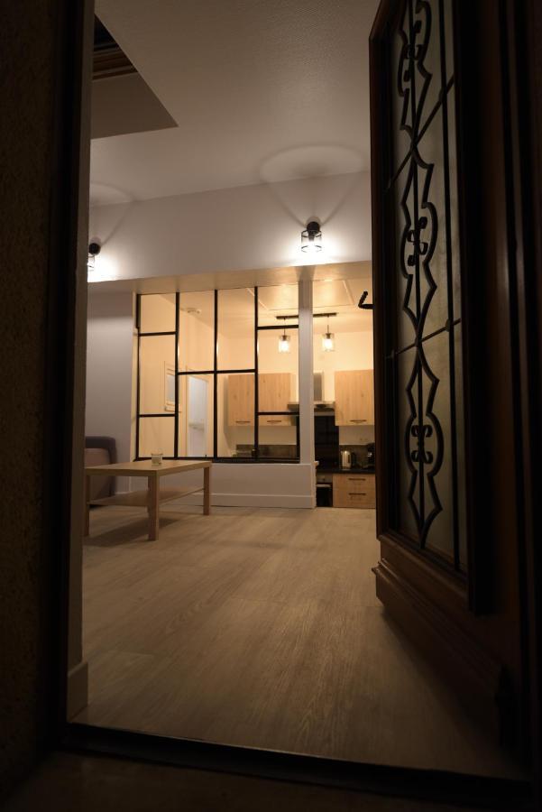 Cosy Appartement Hyper Centre Ville Avec Cour + Patio Auxerre Bagian luar foto