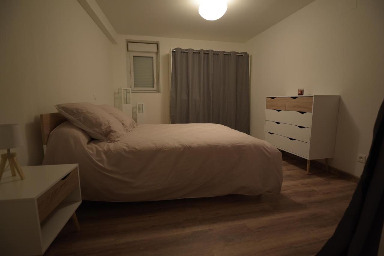 Cosy Appartement Hyper Centre Ville Avec Cour + Patio Auxerre Bagian luar foto
