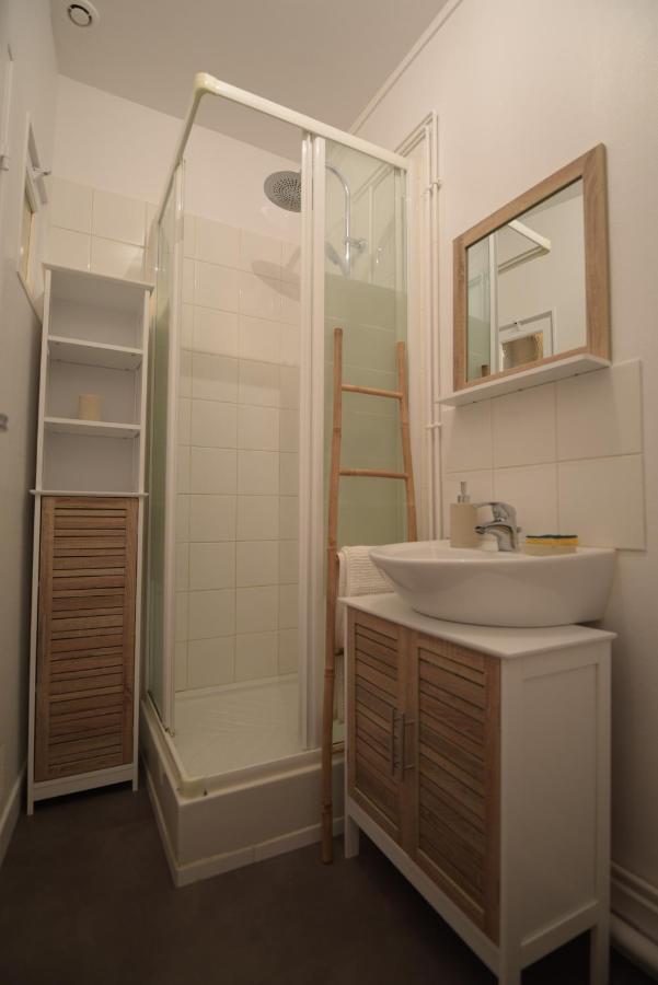 Cosy Appartement Hyper Centre Ville Avec Cour + Patio Auxerre Bagian luar foto