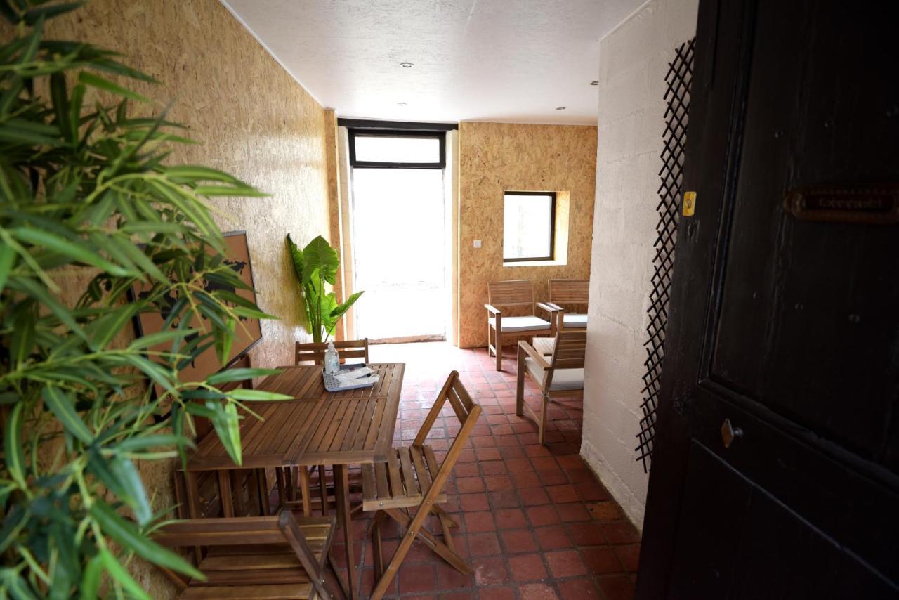 Cosy Appartement Hyper Centre Ville Avec Cour + Patio Auxerre Bagian luar foto