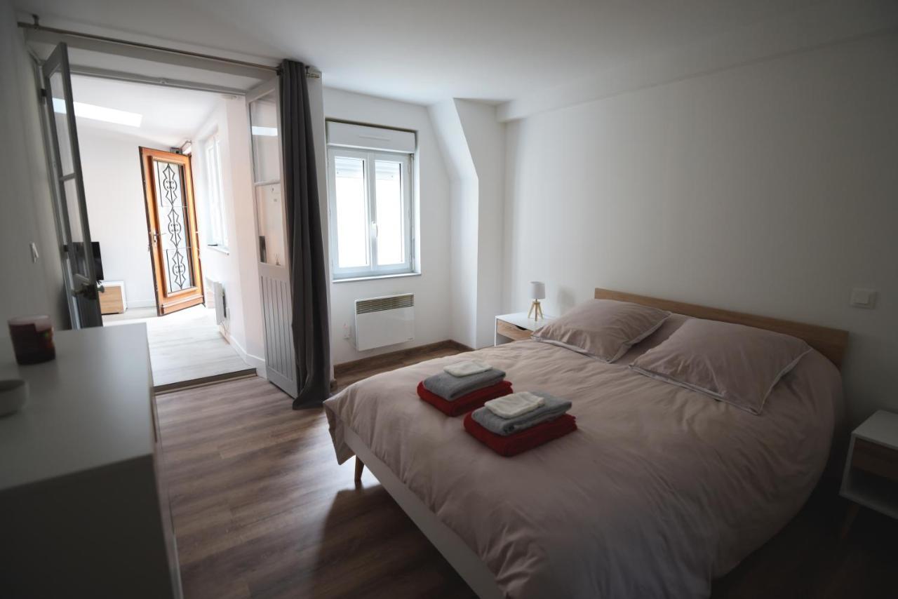 Cosy Appartement Hyper Centre Ville Avec Cour + Patio Auxerre Bagian luar foto